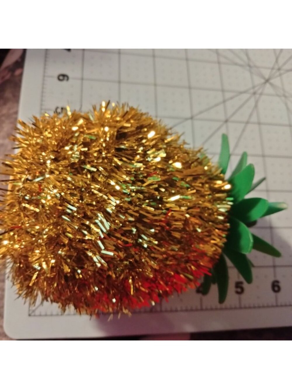 Tinsel Pineapple Decoration Gold Green Tropical Party Decoration Luau Tiki Lot 3 - Picture 6 of 9